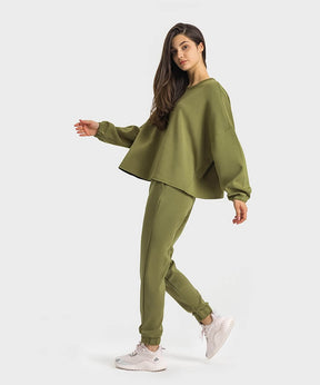 Licorice Green Women's Oversized Sweatshirt - Oversized Crew Neck Sweater Oversized Crew Neck Sweatshirt for Autumn Winter | Sheveve.com